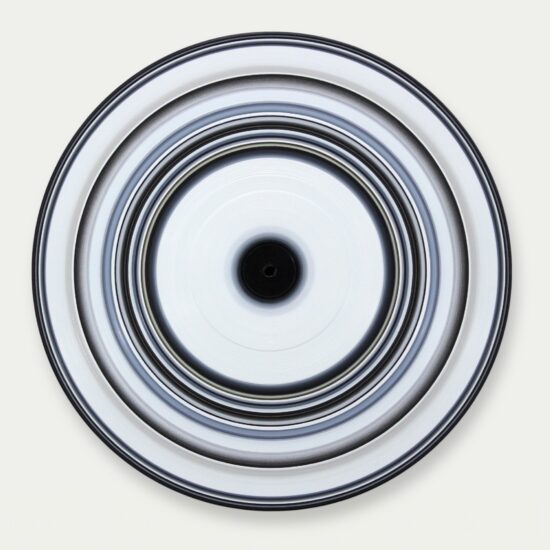 Peinture abstraite, Huile sur vinyle, par Doris Marten, le nom de l'œuvre est White Edition No. 3