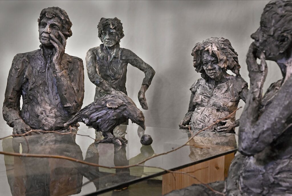 La Table de Dames, sculptural installation by Cécile Raynal