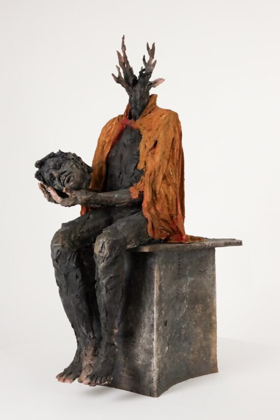 Sculpture portrait et figure, Grès enfumé, résine, plâtre, argile végétale, par Cécile Raynal, le nom de l'œuvre est Céphalophore