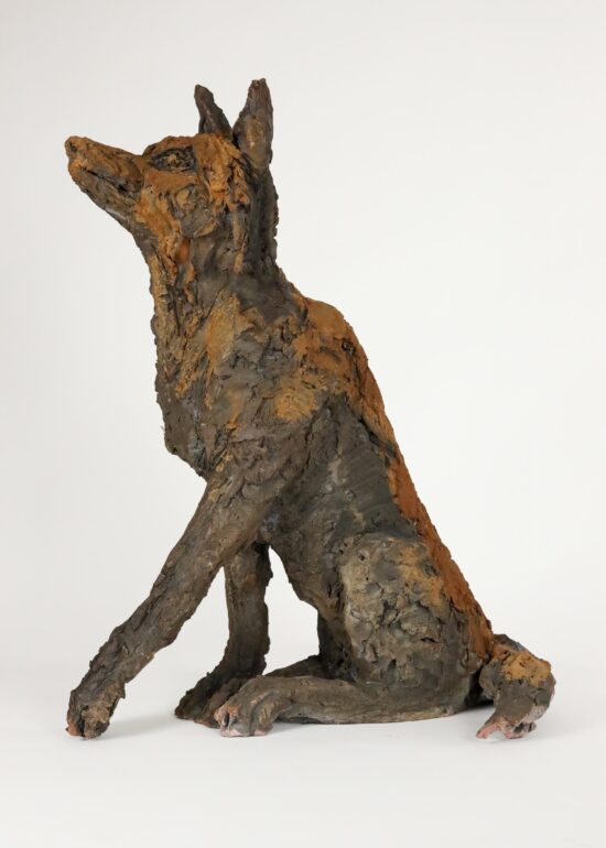 Sculpture animalière, Grès enfumé, résine, argile végétale, le sujet principal est Sculpture loup, par Cécile Raynal, le nom de l'œuvre est Loup