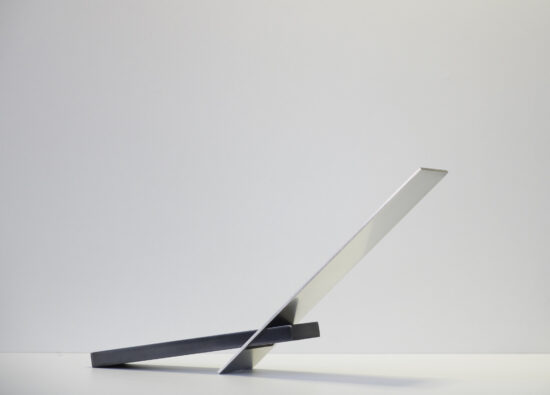 Sculpture en acier, Sculpture en acier patiné et inox, par Julien Guarneri, le nom de l'œuvre est Duo / Duel