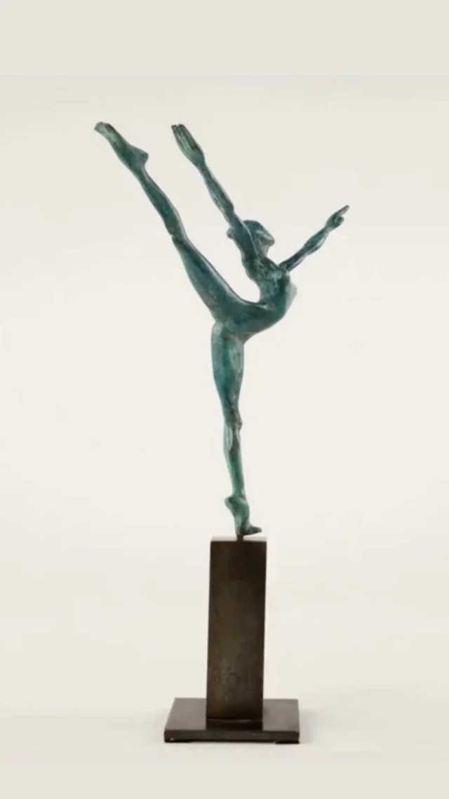 Discover Danseuse « Elancée » II, a sculpture by French contemporary artist Yann Guillon. Part of his "Petits acrobates et danseurs" series, this work explores the human body in movement, moving beyond realistic proportions to capture the tension, energy and spontaneity of the gesture. Through the elongated silhouette and dynamic posture, Guillon reveals the mystery and grace of the human figure, while preserving the direct character of the sculptural gesture.🔗 Discover more of Yann Guillon's work via the link in bio!—Découvrez Danseuse « Elancée » II, une sculpture de l’artiste contemporain français Yann Guillon. Issue de sa série "Petits acrobates et danseurs", cette œuvre explore le corps humain en mouvement, s’affranchissant des proportions réalistes pour capturer la tension, l’énergie et la spontanéité du geste. À travers la silhouette élancée et la posture dynamique, Guillon révèle le mystère et la grâce de la figure humaine, tout en conservant le caractère direct du geste sculptural.🔗 Découvrez d'autres œuvres de Yann Guillon via le lien en bio !